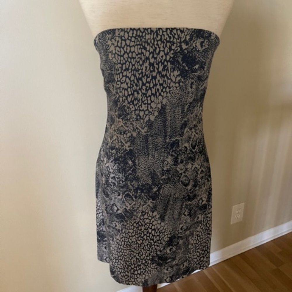 Dress sleeveless,strapless. Blk and Light Gray